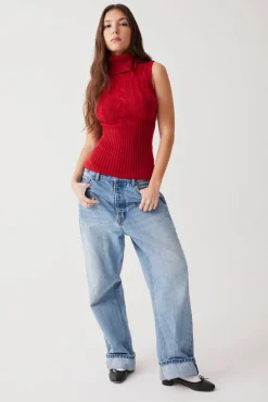 Axel Cable Cloud Knit Sleeveless Sweater
